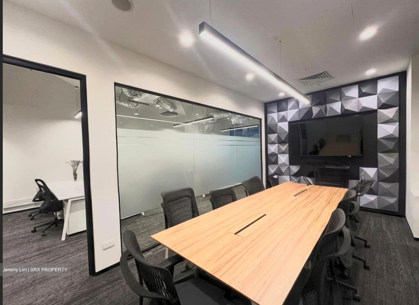 PLUS (D1), Office #533729921